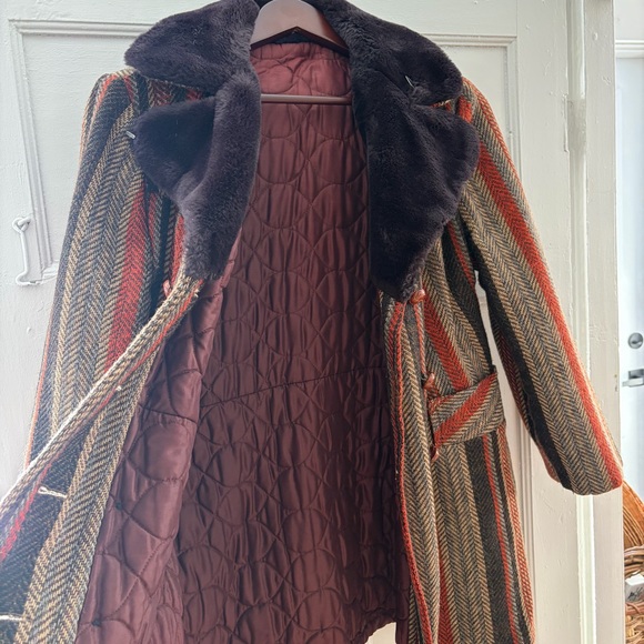 Vintage Wool Blend Herringbone Double Breasted Coat - Picture 9 of 11